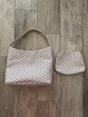 Striped Geometric Pattern Shoulder Bag in Apricot/Tan